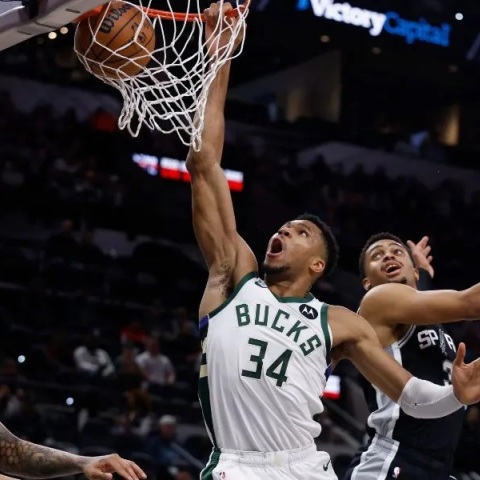 Ο Γιάννης Αντετοκούνμπο