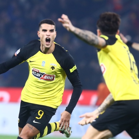 ποδοσφαιριστες πανυγηριζουν