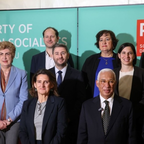 Θερμή υποδοχή στον Ανδρουλάκη από τους σοσιαλιστές ηγέτες