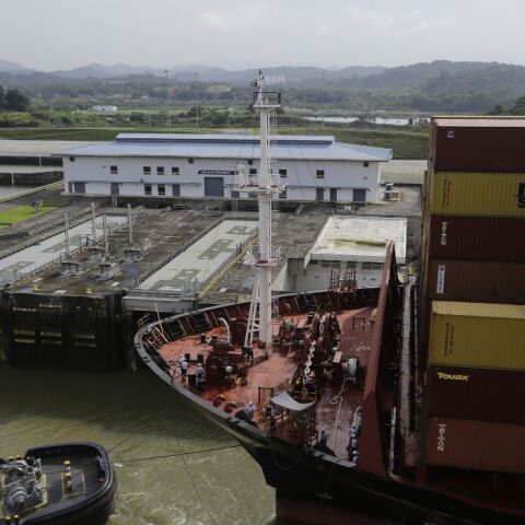 Nτόναλντ Τραμπ: Απειλεί τον Παναμά με κατάσχεση της Διώρυγας