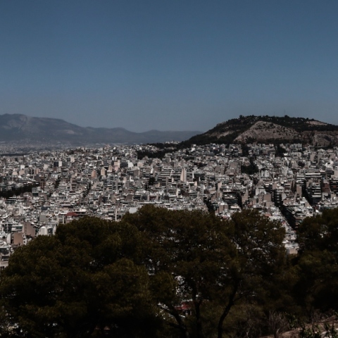 Αθηνα, πολυκατοικιες, δασος