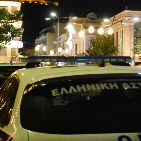 αστυνομία, περιπολικό, περαστικοί