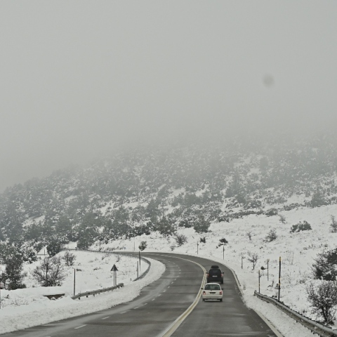 χιονια, δρομος, οχηματα, δεντρα