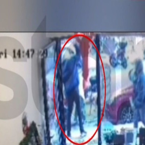 Εξάρχεια: Βίντεο ντοκουμέντο από την επίθεση με λοστό του 39χρονου στην 29χρονη