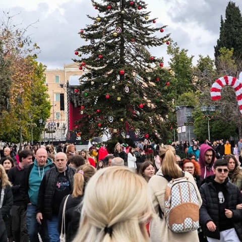 Παραμονή Χριστουγέννων-Ωράριο καταστημάτων: Τι ώρα κλείνουν εμπορικά κέντρα και σούπερ μάρκετ