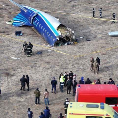 συντριμμια αεροσκαφους, κοσμος