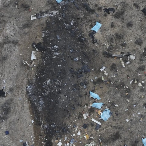 Καζακστάν: Επιβάτης στέλνει ένα σπαρακτικό μήνυμα στη γυναίκα του λίγο πριν τη συντριβή του αεροπλάνου