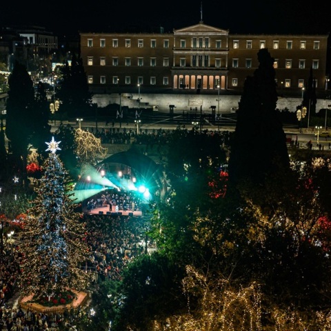 Με την «Ταράτσα του Χρόνου» η Αθήνα θα υποδεχτεί στο Σύνταγμα το 2025