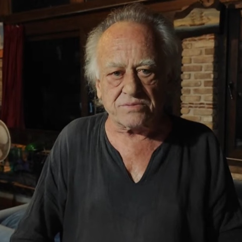 O Νίκος Καλογερόπουλος