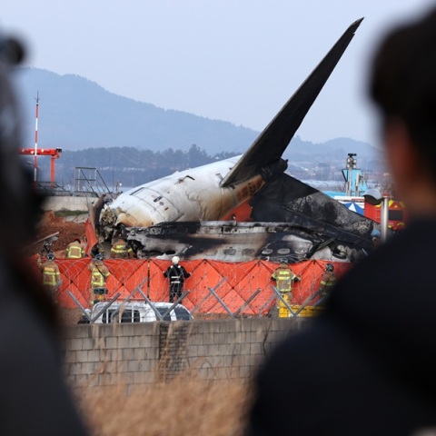 Νότια Κορέα: Συνέβαλε μόνο η ενδεχόμενη σύγκρουση με πουλιά στη συντριβή του αεροσκάφους; 