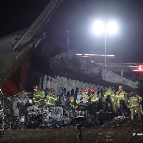 συντριμμια απο πτωση αεροπλάνου, συνεργεια διάσωσης