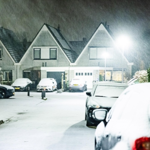 χιονια, δρομος, οχηματα, δεντρα