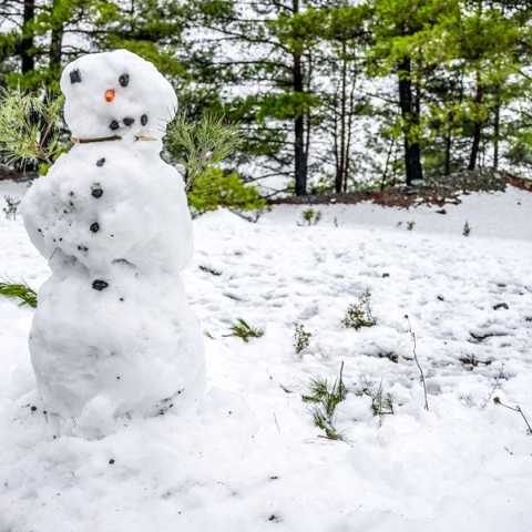 Καιρός: «Ζέστη» μέχρι το Σάββατο...και μετά βροχές, χιόνια και πτώση θερμοκρασίας