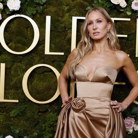 Τα παρατραβηγμένα αστεία που δεν τόλμησε να πει η παρουσιάστρια των Χρυσών Σφαιρών 