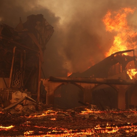 Explainer: Η ασυνήθιστα ισχυρή δύναμη πίσω από τις αποκαλυπτικές πυρκαγιές στο Λος Άντζελες