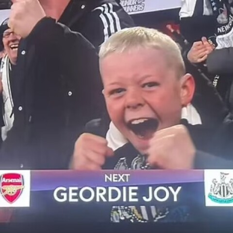 Το σχέδιο πήγε...στράφι: Πιτσιρικάς δήλωσε άρρωστος στο σχολείο, πήγε γήπεδο αλλά τον έδειξαν οι κάμερες