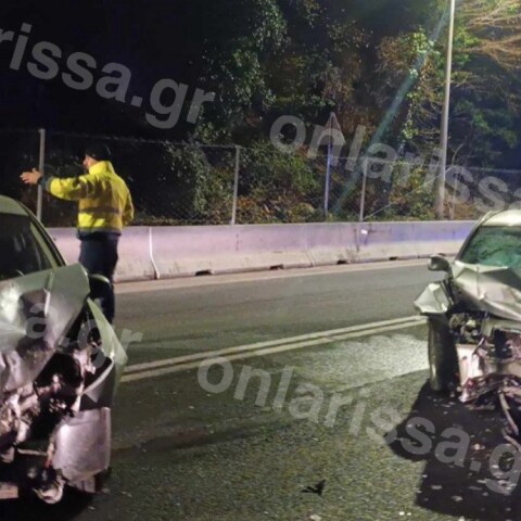 Τέμπη: Σφοδρό τροχαίο με δύο τραυματίες - Άμορφη μάζα σιδερικών δύο αυτοκίνητα