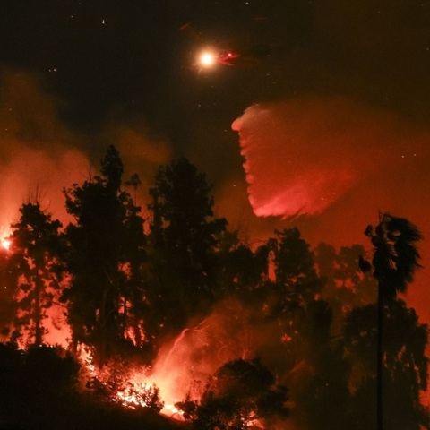 Πυρκαγιές στο Λος Άντζελες: Κίνδυνος νέων εστιών από τους ισχυρούς ανέμους