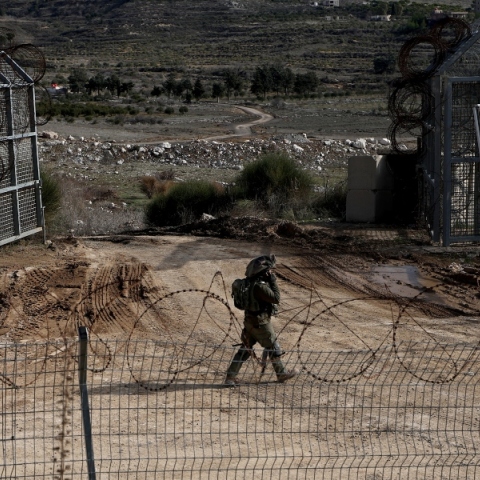 στρατιωτες, συνορα, φραχτης, πυργοι