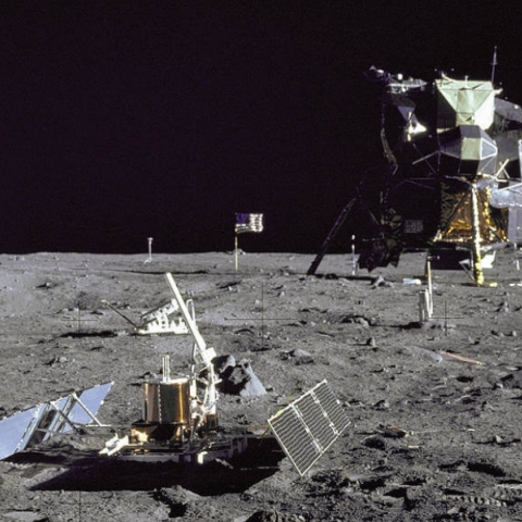 επιφανεια σεληνης, αστροναυτης, σεληνακατος