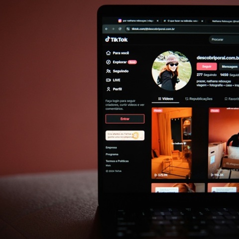 Ο Τραμπ εξετάζει σχέδιο για τη διάσωση του TikTok στις ΗΠΑ