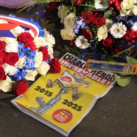 Charlie Hebdo: «Στόχος ήταν να σκοτώσω» παραδέχεται Πακιστανός που επιτέθηκε με μπαλτά