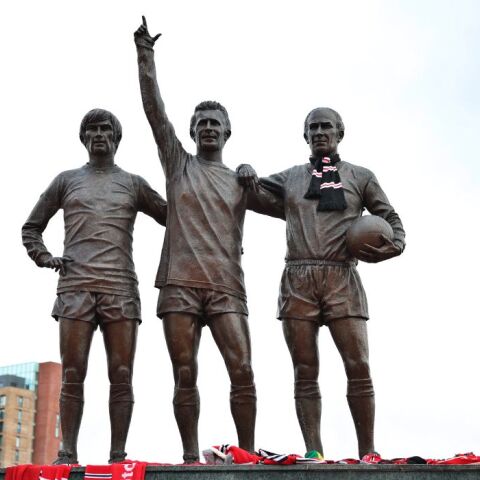 Ντένις Λο: Πέθανε ο θρύλος της Μάντσεστερ Γιουνάιτεντ που την έριξε στην δεύτερη κατηγορία