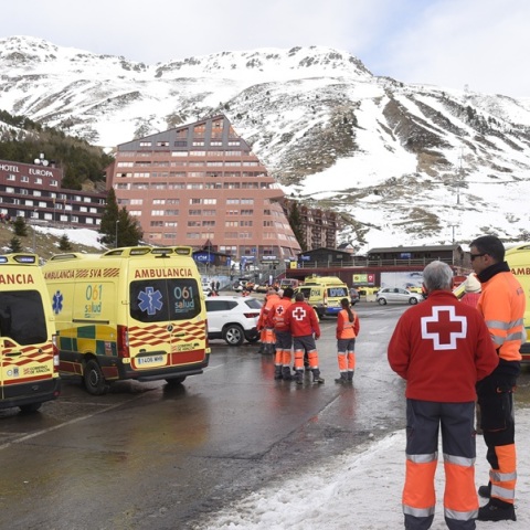 Ισπανία: «Ήταν σαν να κάνουμε ελεύθερη πτώση» - Σοβαρά 17 τραυματίες από το ατύχημα στο χιονοδρομικό 