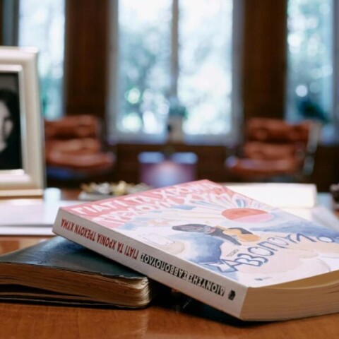 Μητσοτάκης για το βιβλίο του Δ. Σαββόπουλου: Δυσκολεύομαι να το αφήσω από τα χέρια μου