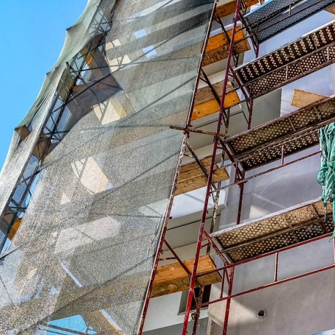 Βέροια: Άνδρας έπεσε από σκαλωσιά επάνω σε περαστικό - Τραυματίστηκαν και οι δύο