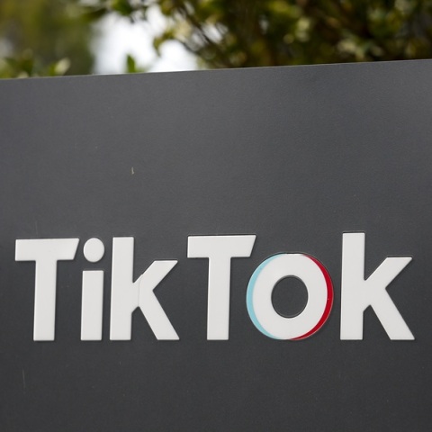 Ανοίγει ξανά το TikTok στις ΗΠΑ μετά την παρέμβαση Τραμπ