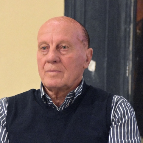 Ο Μίμης Δομάζος