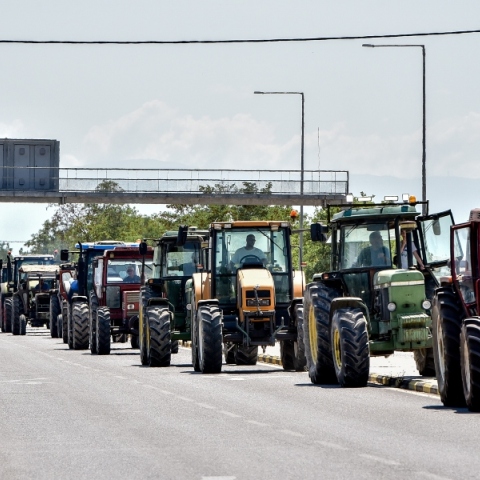 αγροτες, τρακτερ, μπλοκα, δρομος