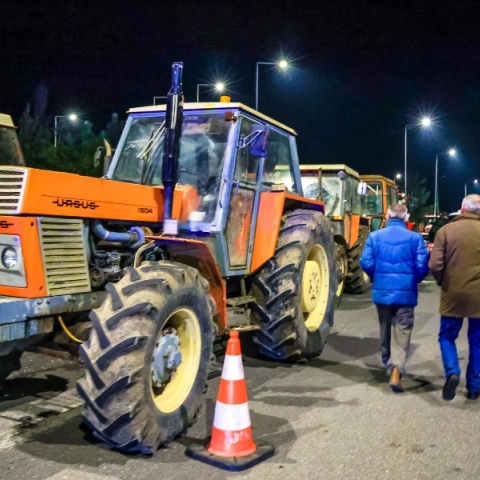 μπλοκο αγροτων, τρακτερ