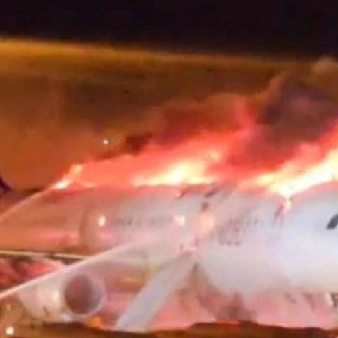 αεροπλανο καιγεται