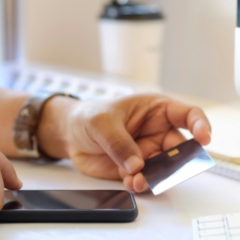 χερια, κινητο, πιστωτικ καρτα, λαπτοπ