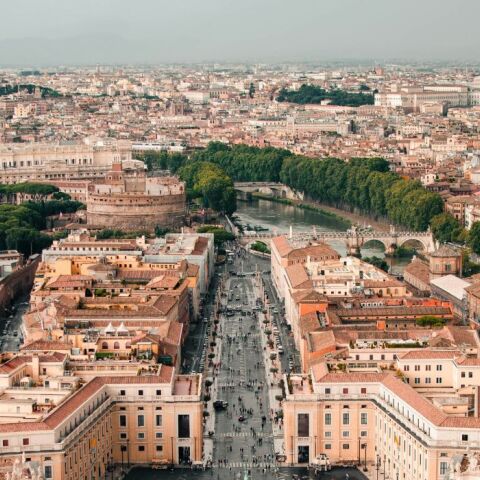 Ρώμη: Νέα εκστρατεία για να αφαιρεθούν οι «κλειδoθήκες» έξω από κτήρια με βραχυχρόνια μίσθωσης