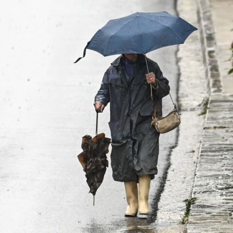 Βροχές και καταιγίδες σήμερα