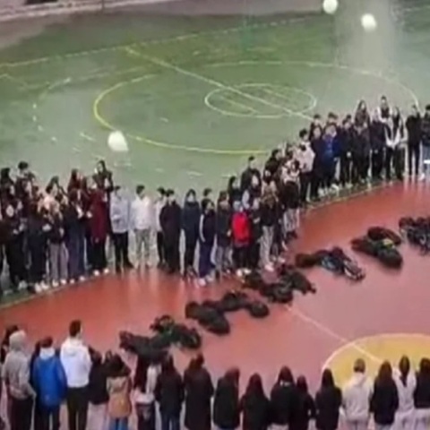 Χανιά: «Δήμητρα είσαι εδώ» - Το συγκινητικό αντίο στη 13χρονη από τους συμμαθητές της