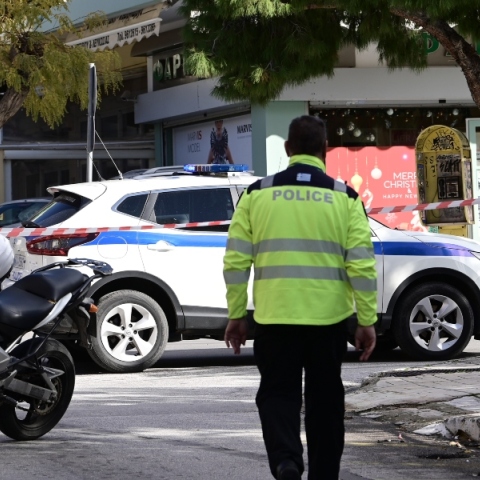 αστυνομία, περιπολικό, περαστικοί
