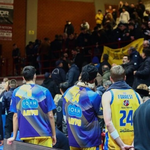 Λαύριο-Μαρούσι: Επεισόδια και εκκένωση του γηπέδου – Τραυματίστηκε μέλος της γραμματείας