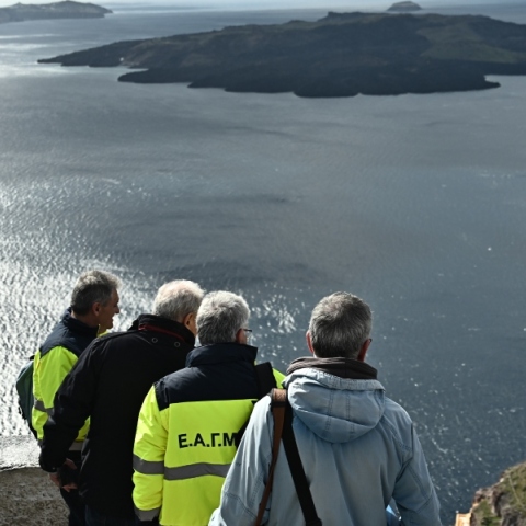 νησι, κατοικοι, βραχοι, θαλασσα, συννεφα