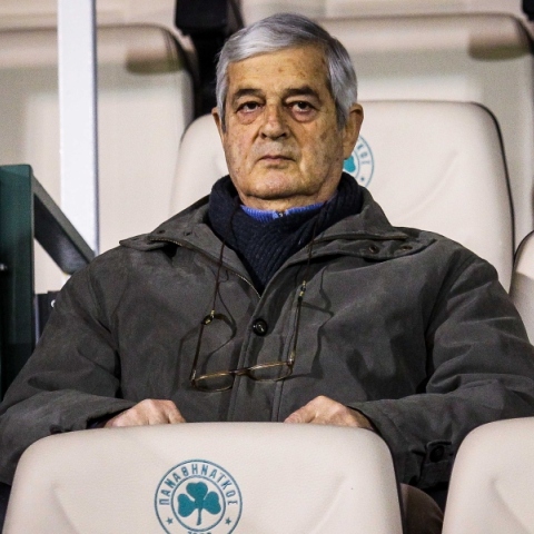 Ο Τάκης Οικονομόπουλος