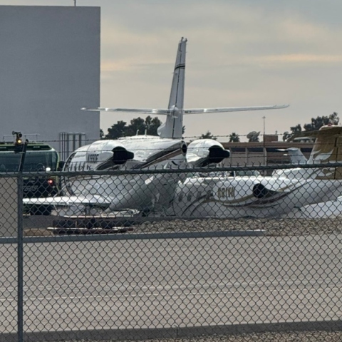 συντριμμια αεροσκαφους, κοσμος