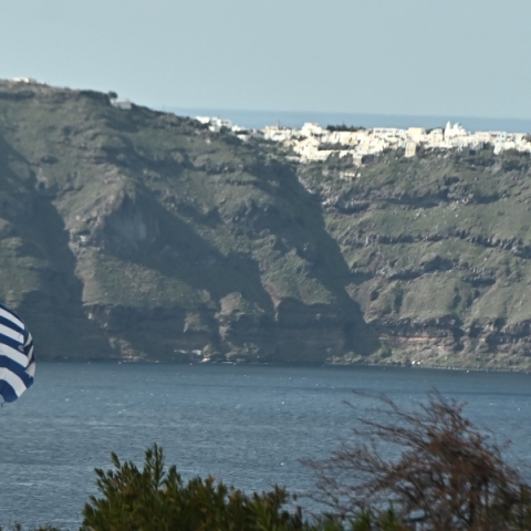 νησι, σπιτια, βραχοι, θαλασσα, συννεφα