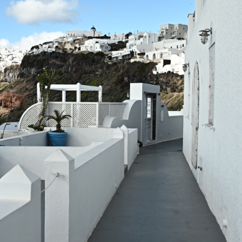 Σαντορίνη, σπιτια, βουνο, ουρανος