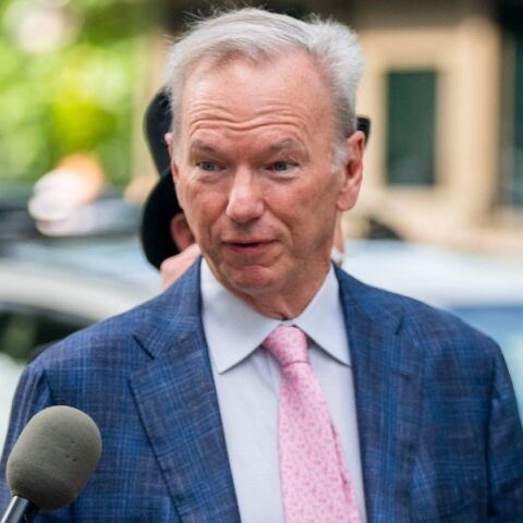 Ο πρώην επικεφαλής της Google Έρικ Σμιντ εκφράζει φόβους ότι η τεχνητή νοημοσύνη θα μπορούσε να χρησιμοποιηθεί από τρομοκράτες - Ζητά κυβερνητική εποπτεία