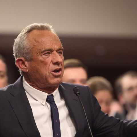 Ρόμπερτ Κένεντι Τζούνιορ: Και επίσημα υπουργός Υγείας ο αντιεμβολιαστής και θεωρητικός συνομωσιών 