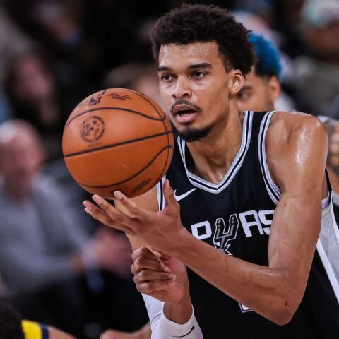 NBA: Τέλος η σεζόν για τον Γουεμπανιαμά λόγω θρόμβωσης