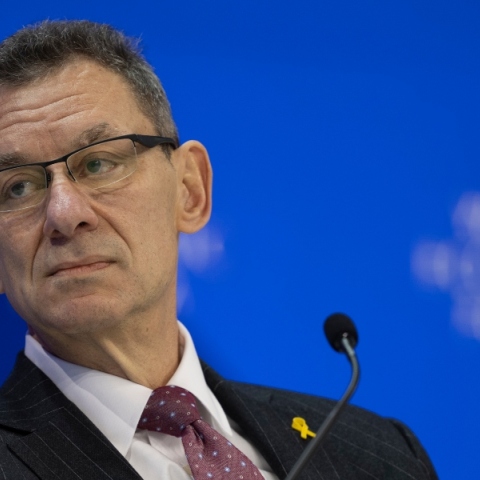 Ο CEO της Pfizer, Αλμπέρτ Μπουρλά